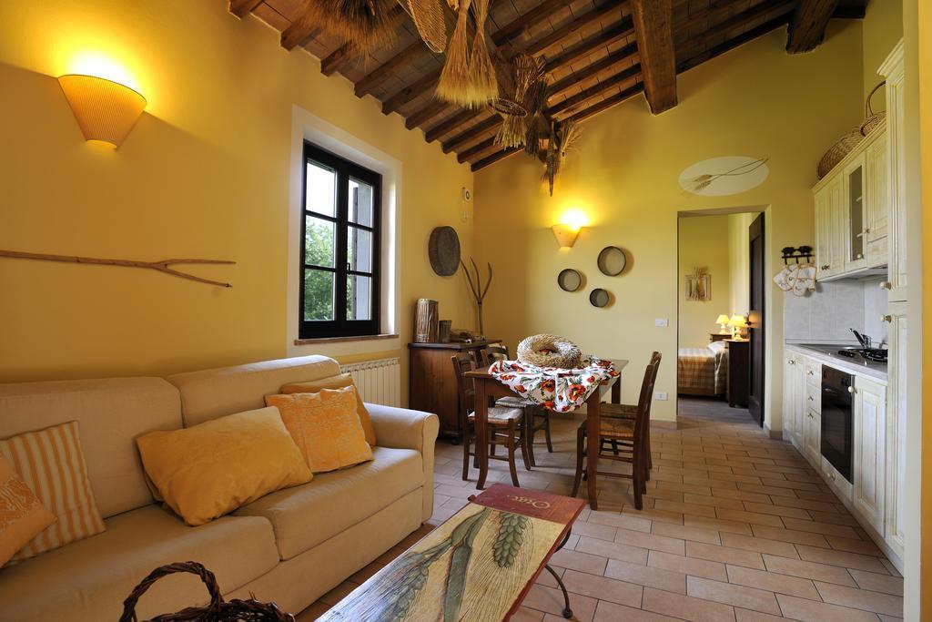 Cenerente Agriturismo Il Corniolo חדר תמונה
